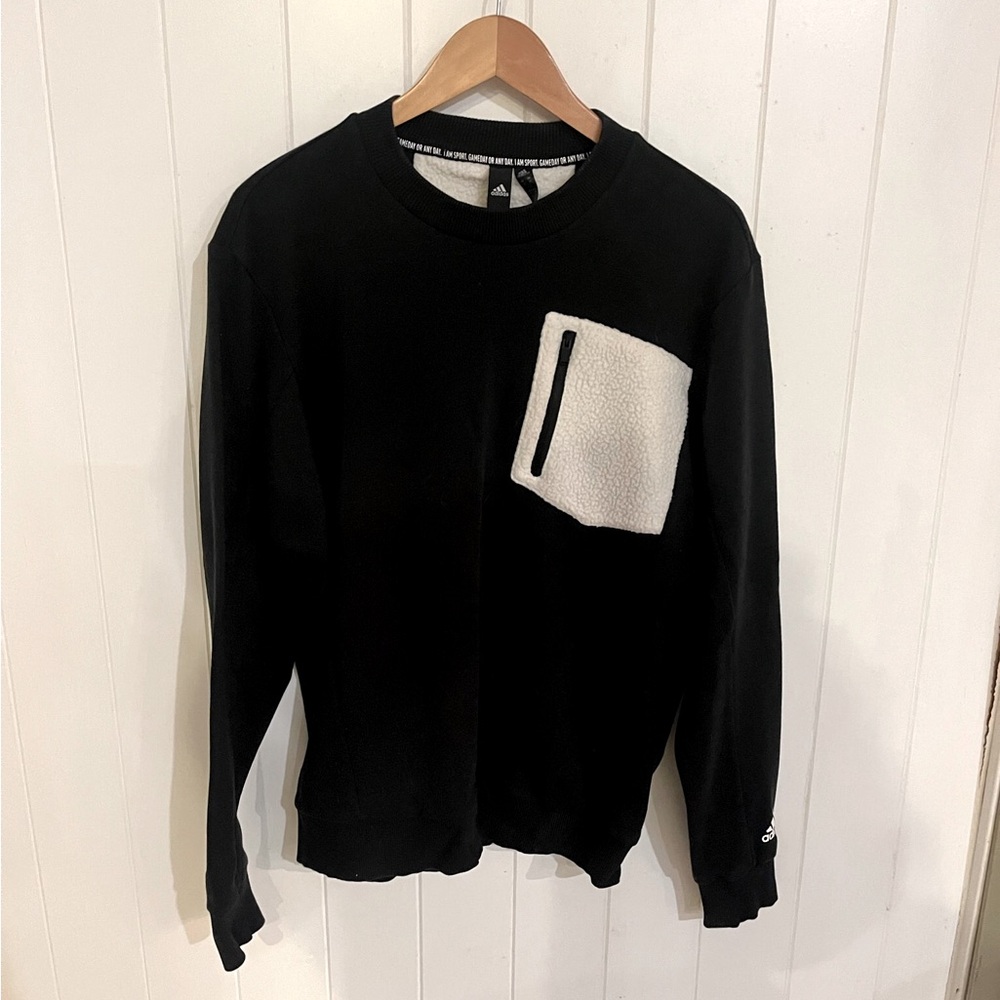 adidas Pullover Long Sleeve. Medium. Black and white